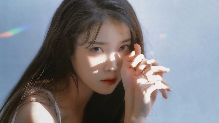 日系清纯女孩光影写真温柔氛围壁纸 – 高清 桌面壁纸 开放版权素材 免费下载 手机电脑通用背景图