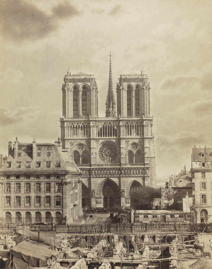 Notre Dame de Paris – 无版权可商用素材-iPhone17-1