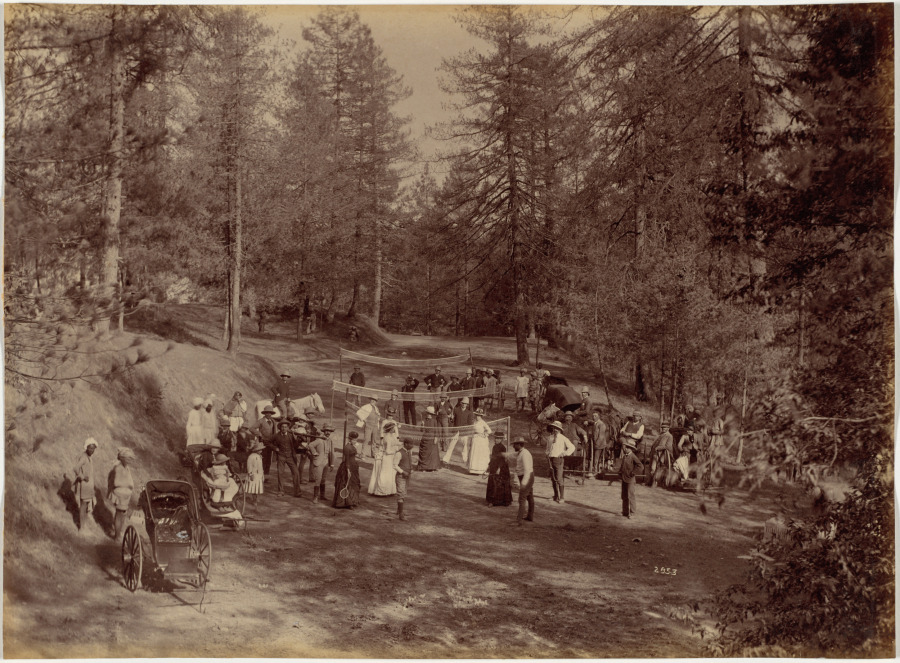 Badminton Party at Mashobra, Shimla – 无版权可商用素材 免费下-iPhone17-1