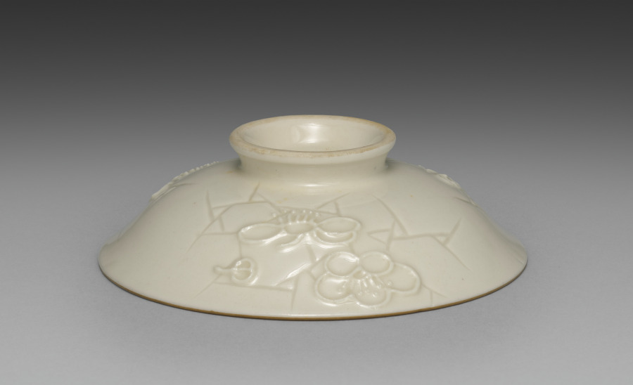 Cover for a Bowl from Dining Set with Plum Blossoms and Cr