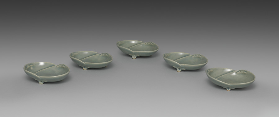 Saucers with Matching Shells – 高清 桌面壁纸 无版权可商用素材 免费下载 手机电脑通