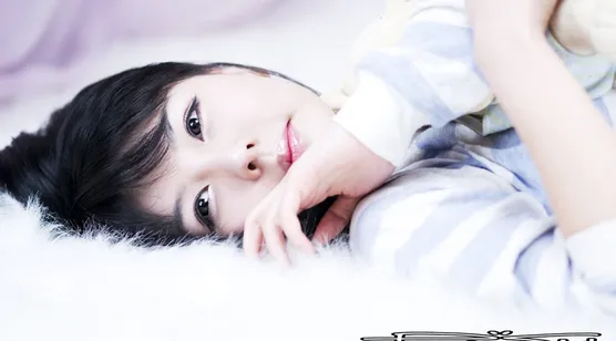李智友床照写真壁纸