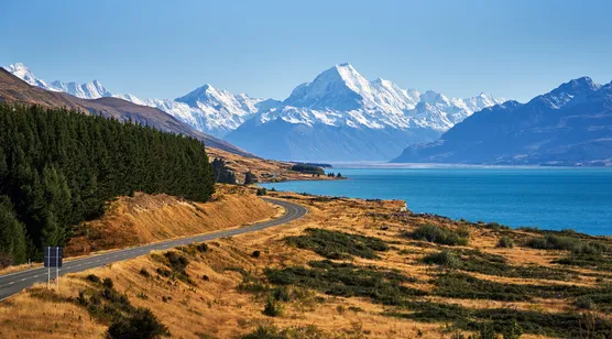 新西兰库克山普卡基湖公路·唯美写实风光 高质感桌面背景 – 高清 桌面壁纸 开放版权素材 免费下载 手机电脑通用背景