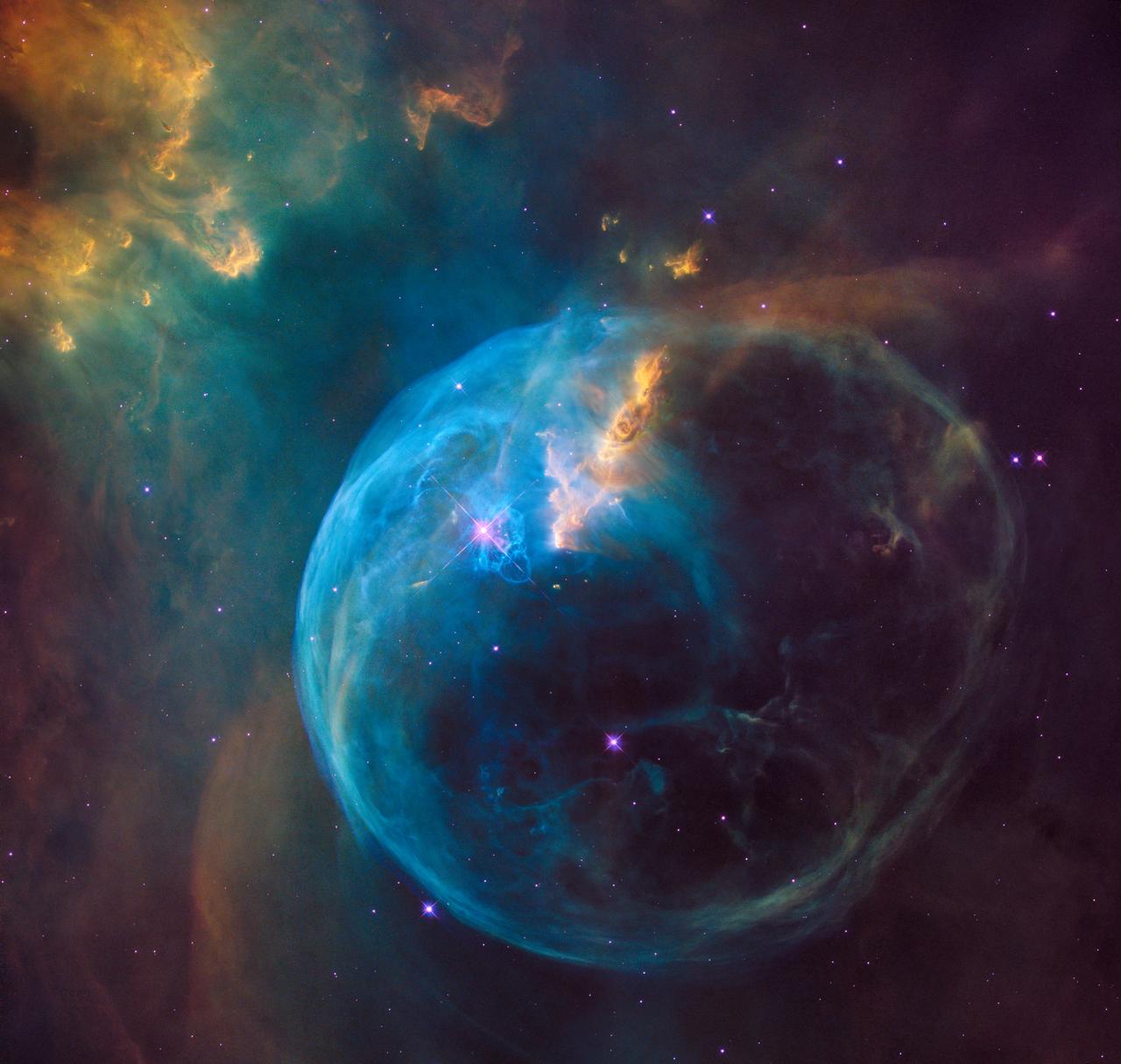 Hubble Sees a Star ‘Inflating’ a Giant Bubble – 无版