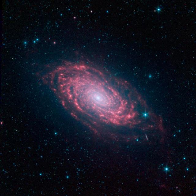 Spitzer Sunflower Galaxy – 高清 桌面壁纸 无版权可商用素材 免费下载 手机电脑通用背景图