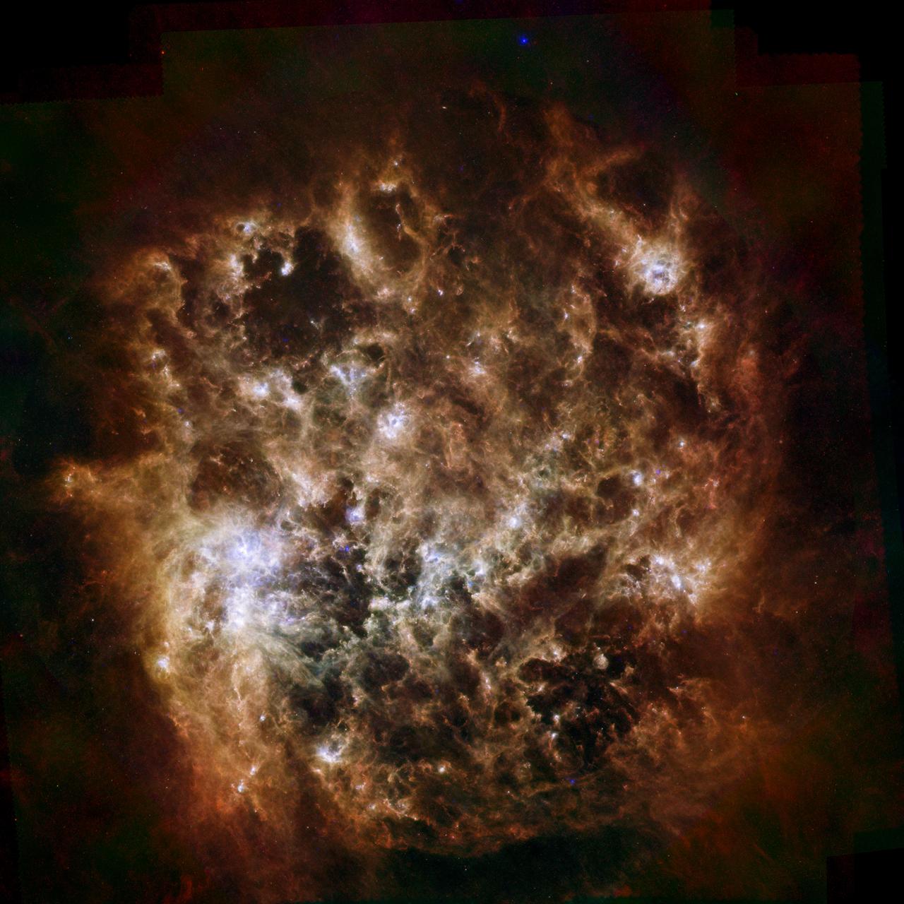 Dusty Space Cloud – 高清 桌面壁纸 无版权可商用素材 免费下载 手机电脑通用背景图