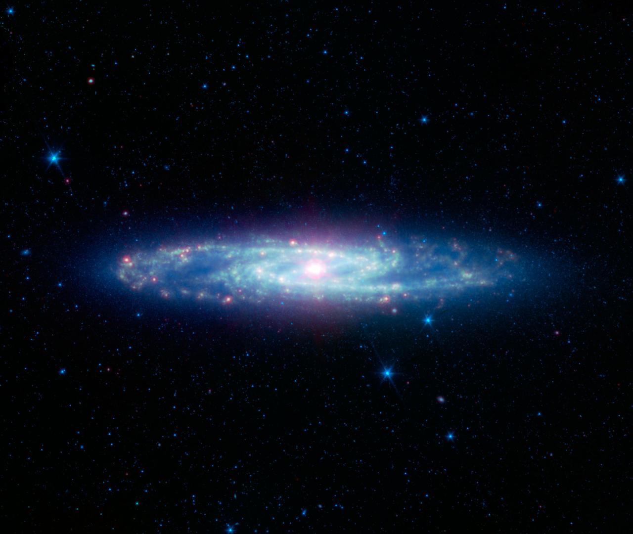 The Barred Sculptor Galaxy – 高清 桌面壁纸 无版权可商用素材 免费下载 手机电脑通用背