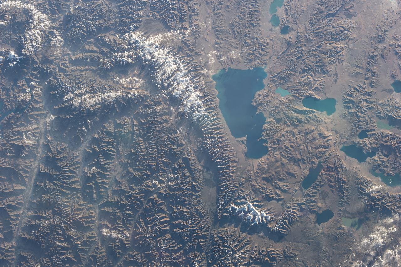 Earth Observation – 高清 桌面壁纸 无版权可商用素材 免费下载 手机电脑通用背景图