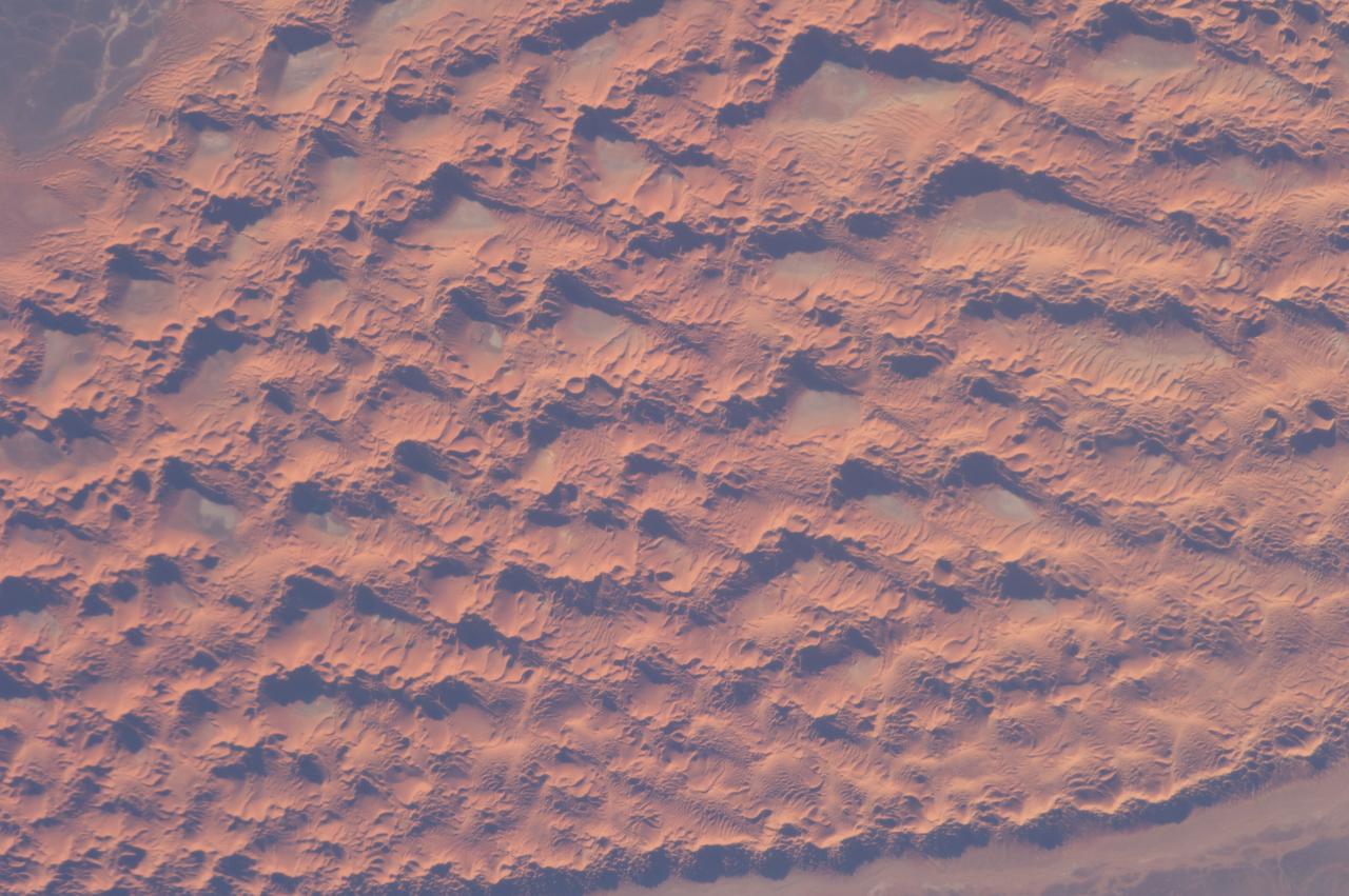 Earth Observation – 高清 桌面壁纸 无版权可商用素材 免费下载 手机电脑通用背景图