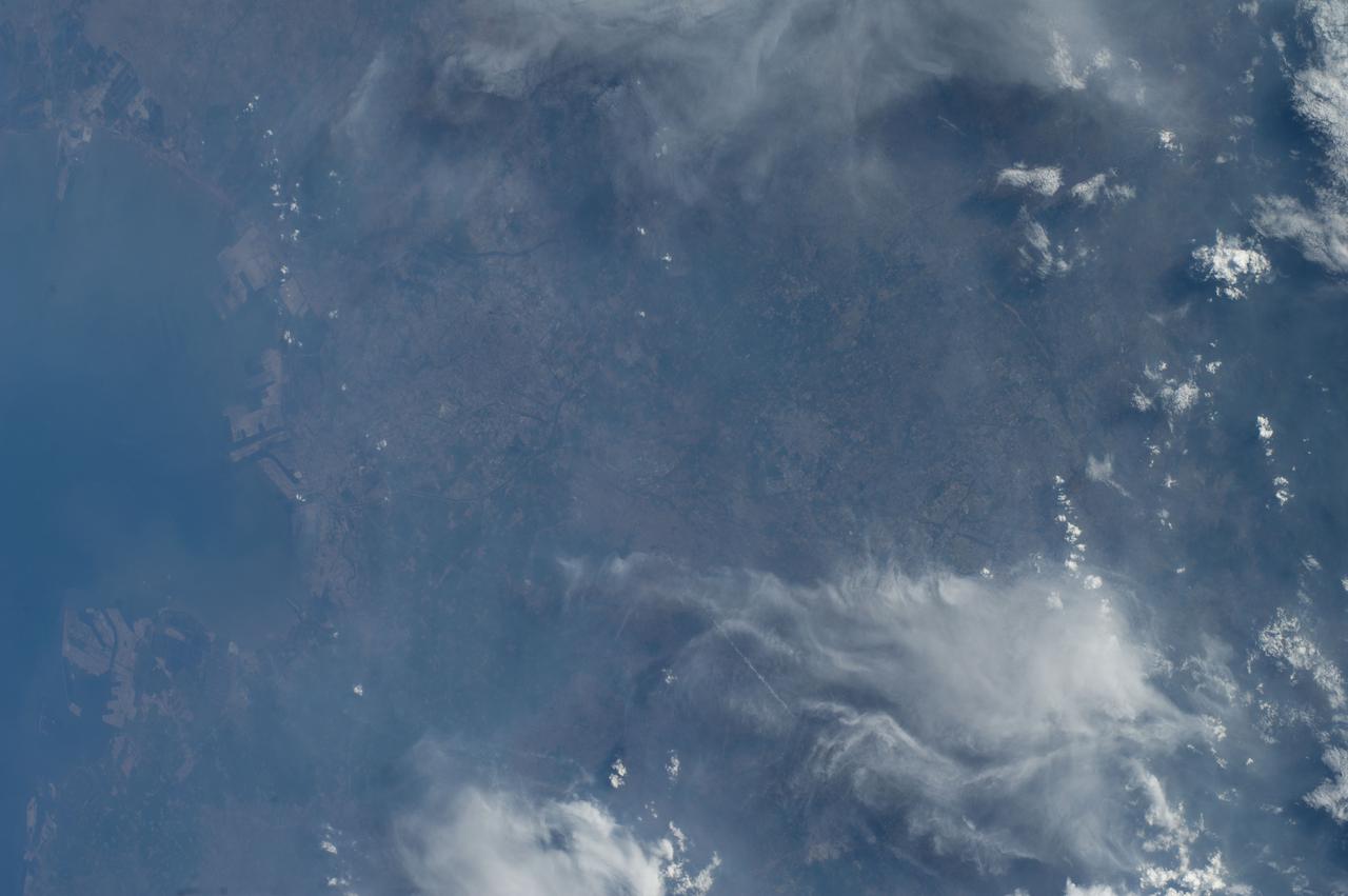 Earth Observation – 高清 桌面壁纸 无版权可商用素材 免费下载 手机电脑通用背景图