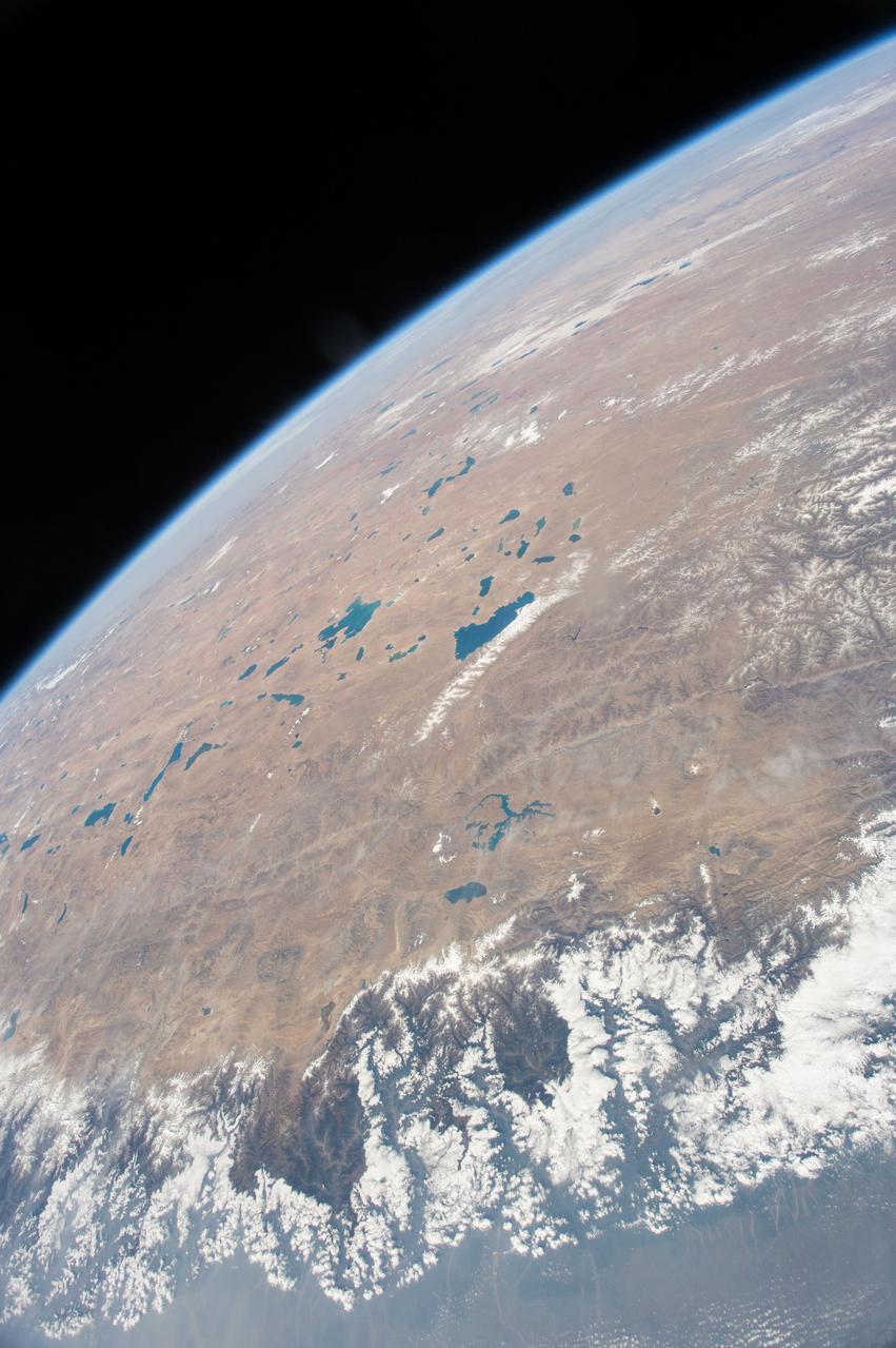 Earth Observations – 高清 桌面壁纸 无版权可商用素材 免费下载 手机电脑通用背景图